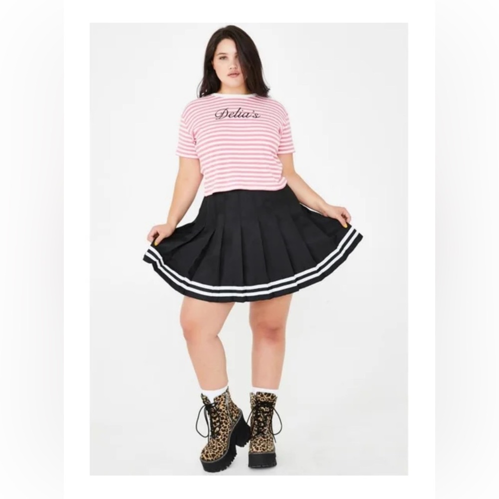 Pleated Skirt Dolls Kill Delia’s Harajuku Cheerleader Cheer 🖤 - Picture 6 of 8